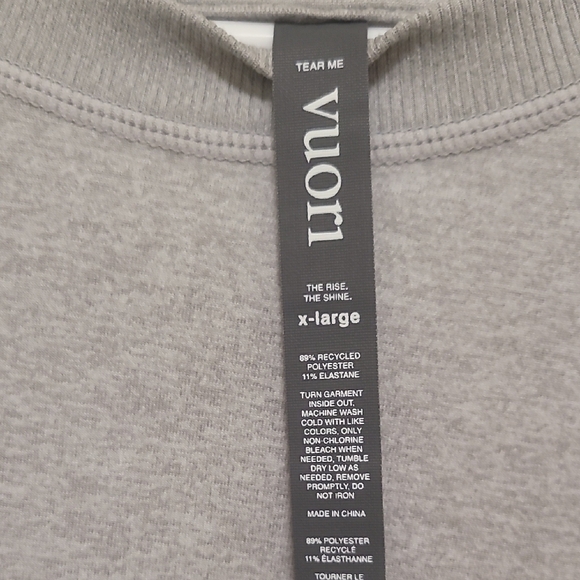 Vuori Women's Crew LS in Pale Gray Heather - Picture 2 of 4